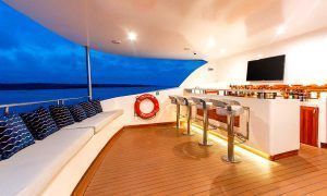 infinity yacht galapagos