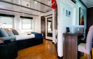 Natural Paradise Yacht