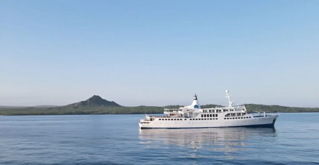 galapagos cruise and machu picchu